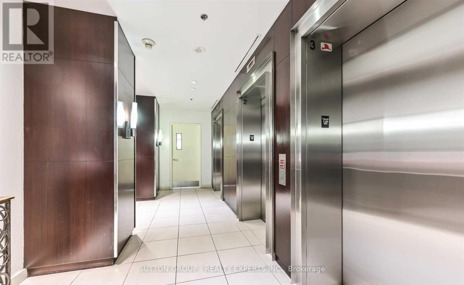 2306 - 36 Lee Centre Drive, Toronto (Woburn), Ontario  M1H 3K2 - Photo 5 - E12631148