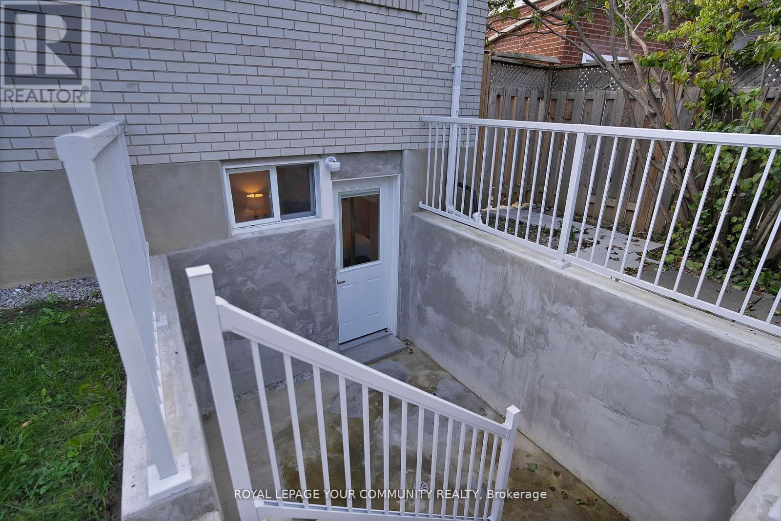 651 Burnhamthorpe Road, Toronto, Ontario  M9C 2Z1 - Photo 42 - W12479993