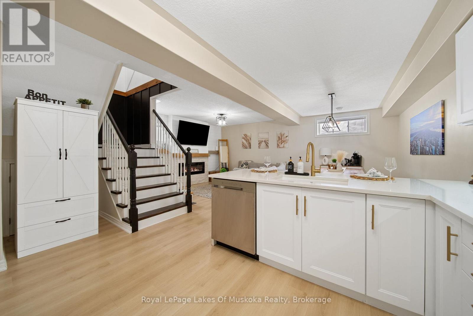 70 Pearl Drive, Orillia, Ontario  L3V 6H2 - Photo 8 - S12767738