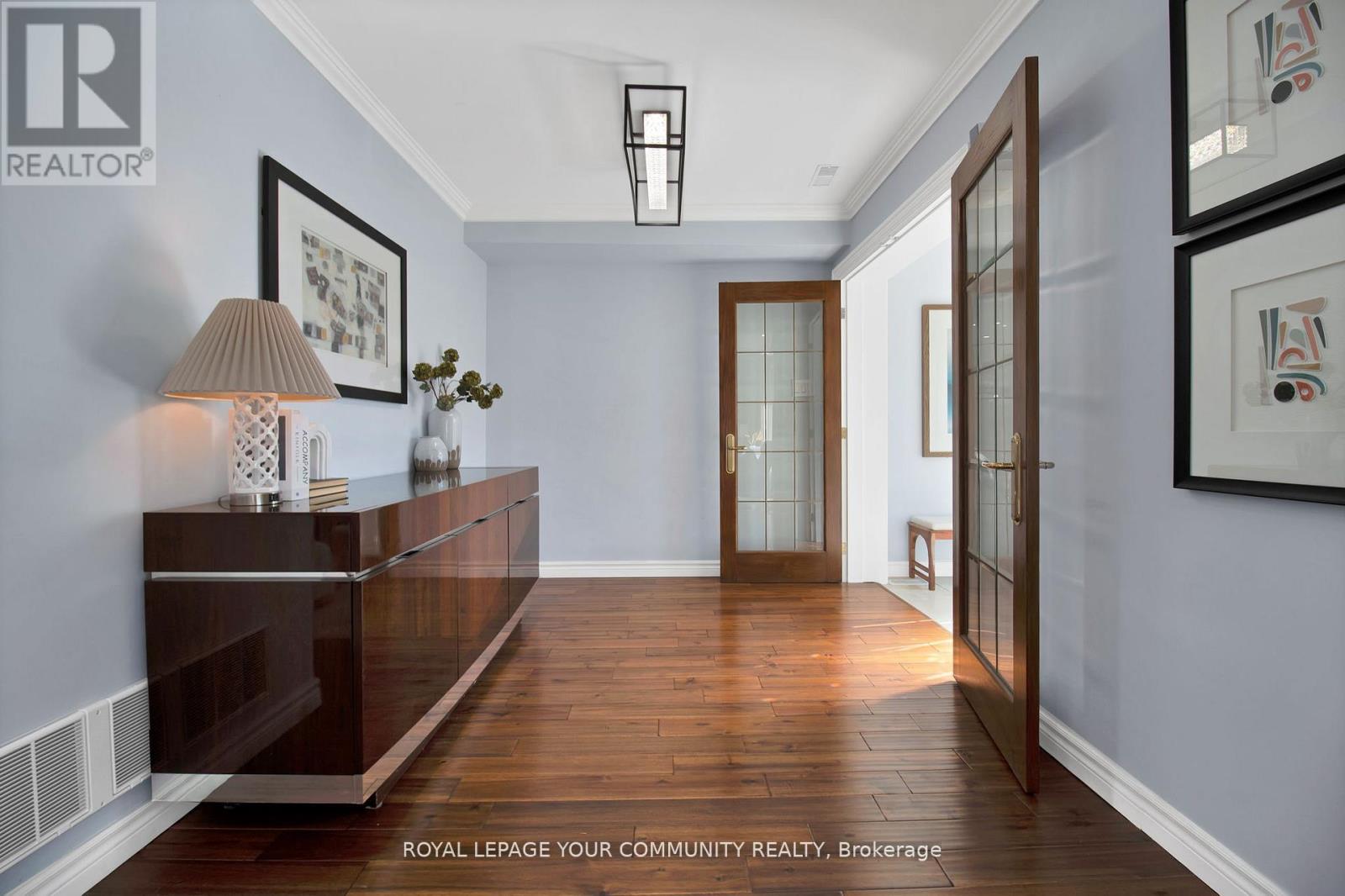 651 Burnhamthorpe Road, Toronto, Ontario  M9C 2Z1 - Photo 6 - W12479993