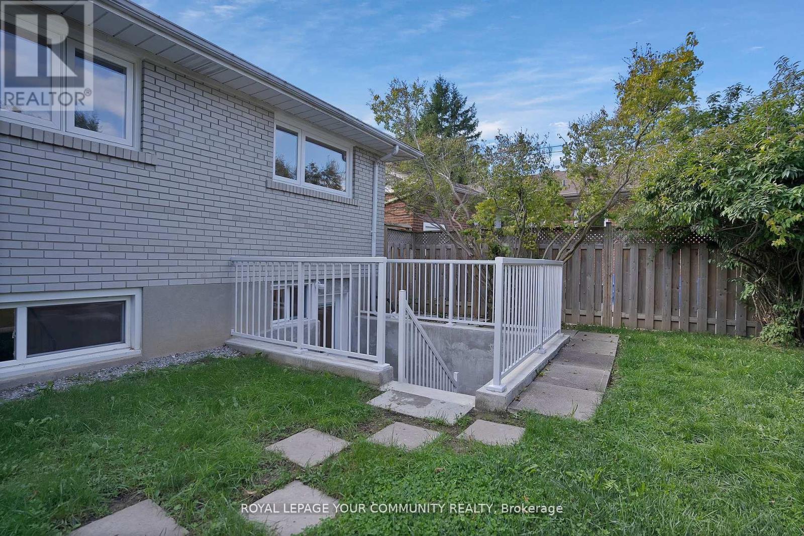 651 Burnhamthorpe Road, Toronto, Ontario  M9C 2Z1 - Photo 41 - W12479993