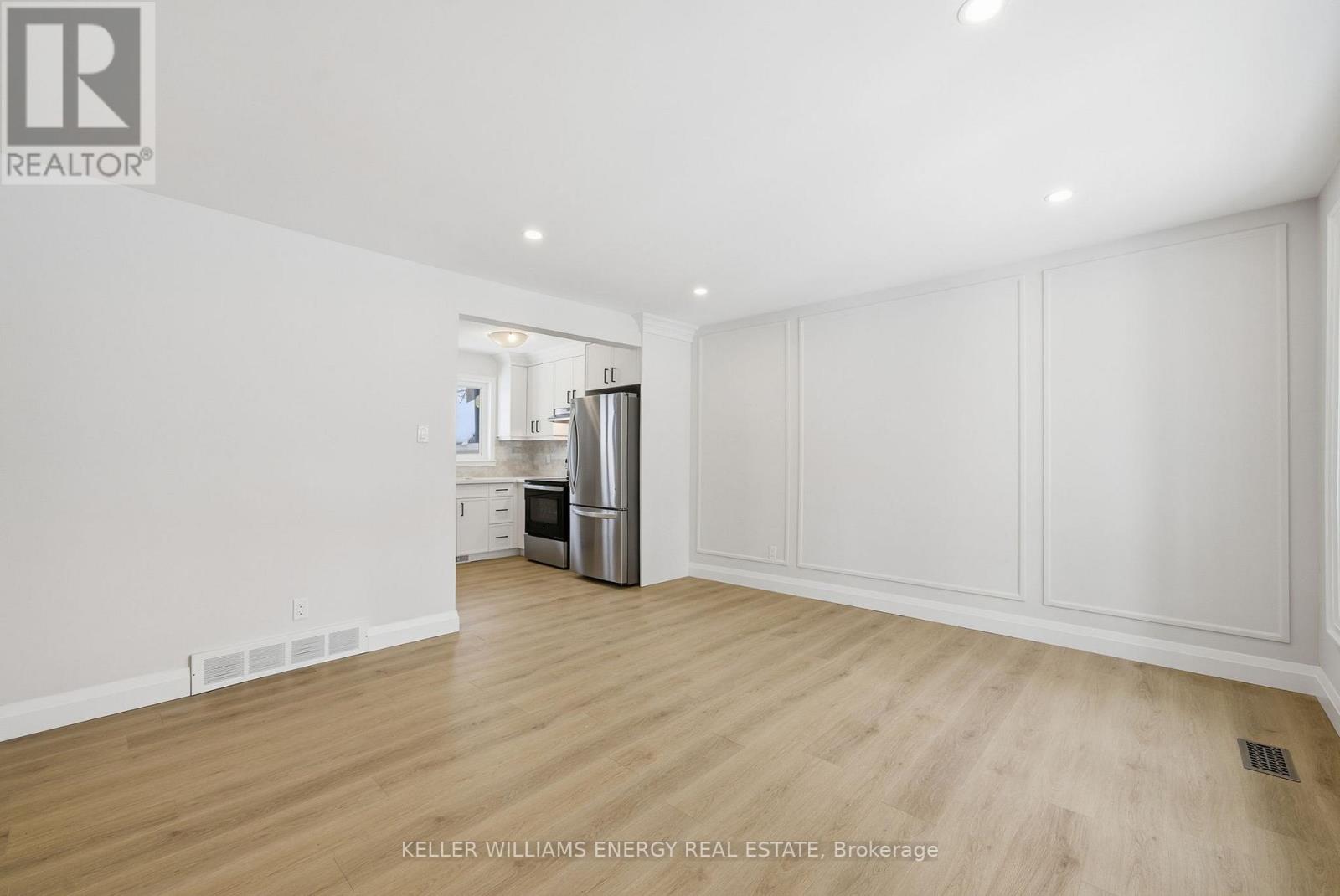 38 Ferguson Avenue, Whitby, Ontario  L1M 1A6 - Photo 2 - E12767760