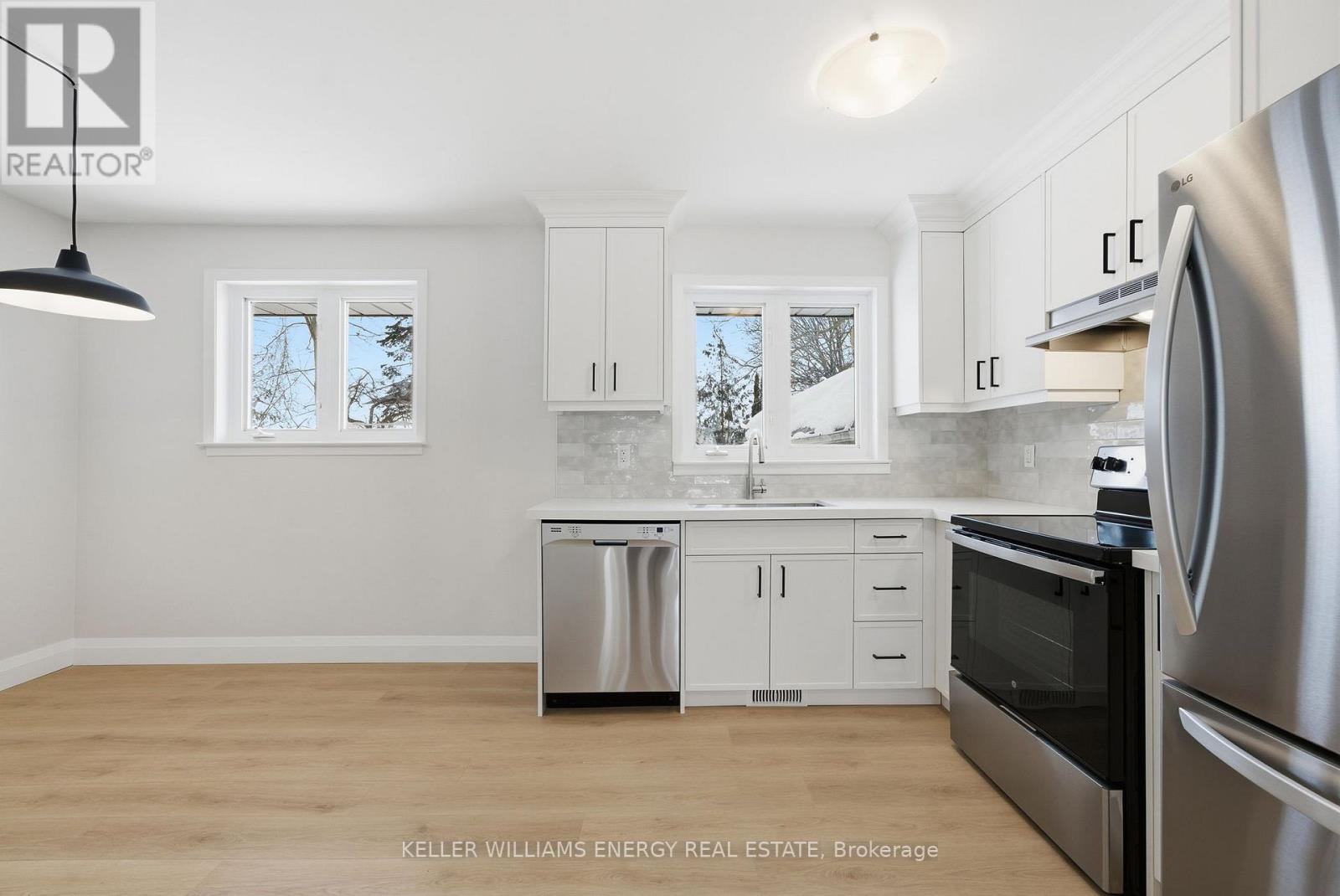 38 Ferguson Avenue, Whitby, Ontario  L1M 1A6 - Photo 8 - E12767760