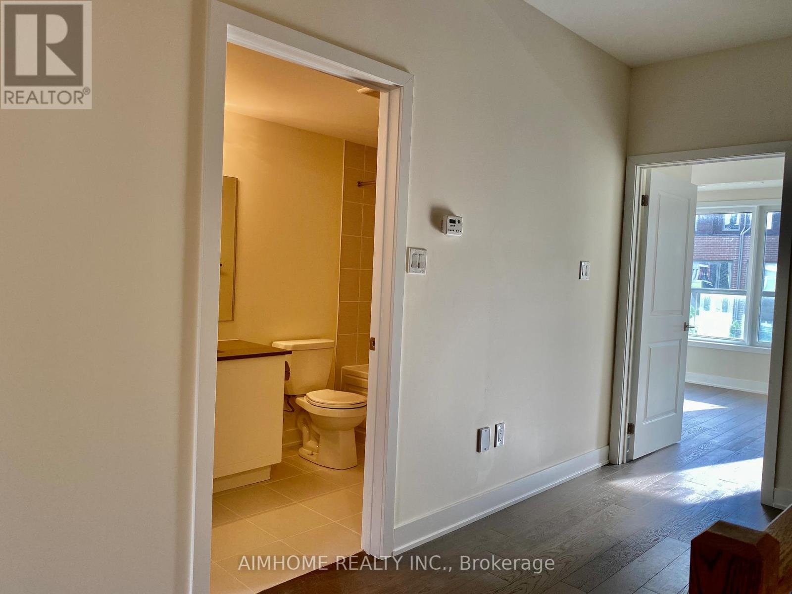 33 Frederick Tisdale Drive, Toronto, Ontario  M3K 0C4 - Photo 11 - W12767552