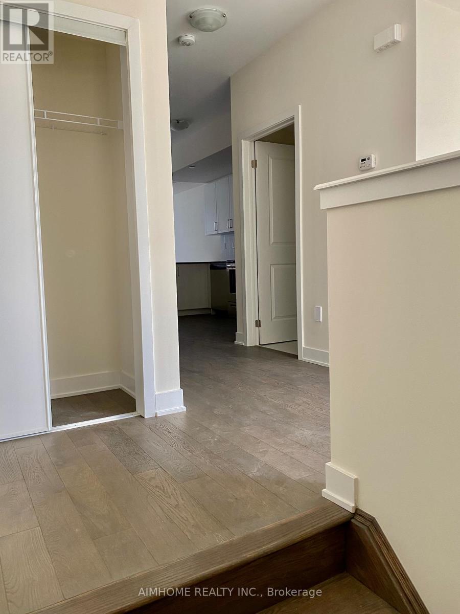 33 Frederick Tisdale Drive, Toronto, Ontario  M3K 0C4 - Photo 2 - W12767552