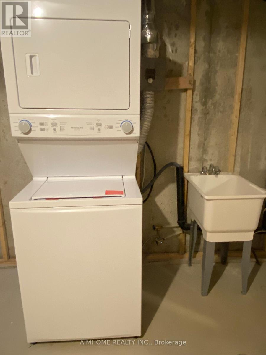 33 Frederick Tisdale Drive, Toronto, Ontario  M3K 0C4 - Photo 28 - W12767552