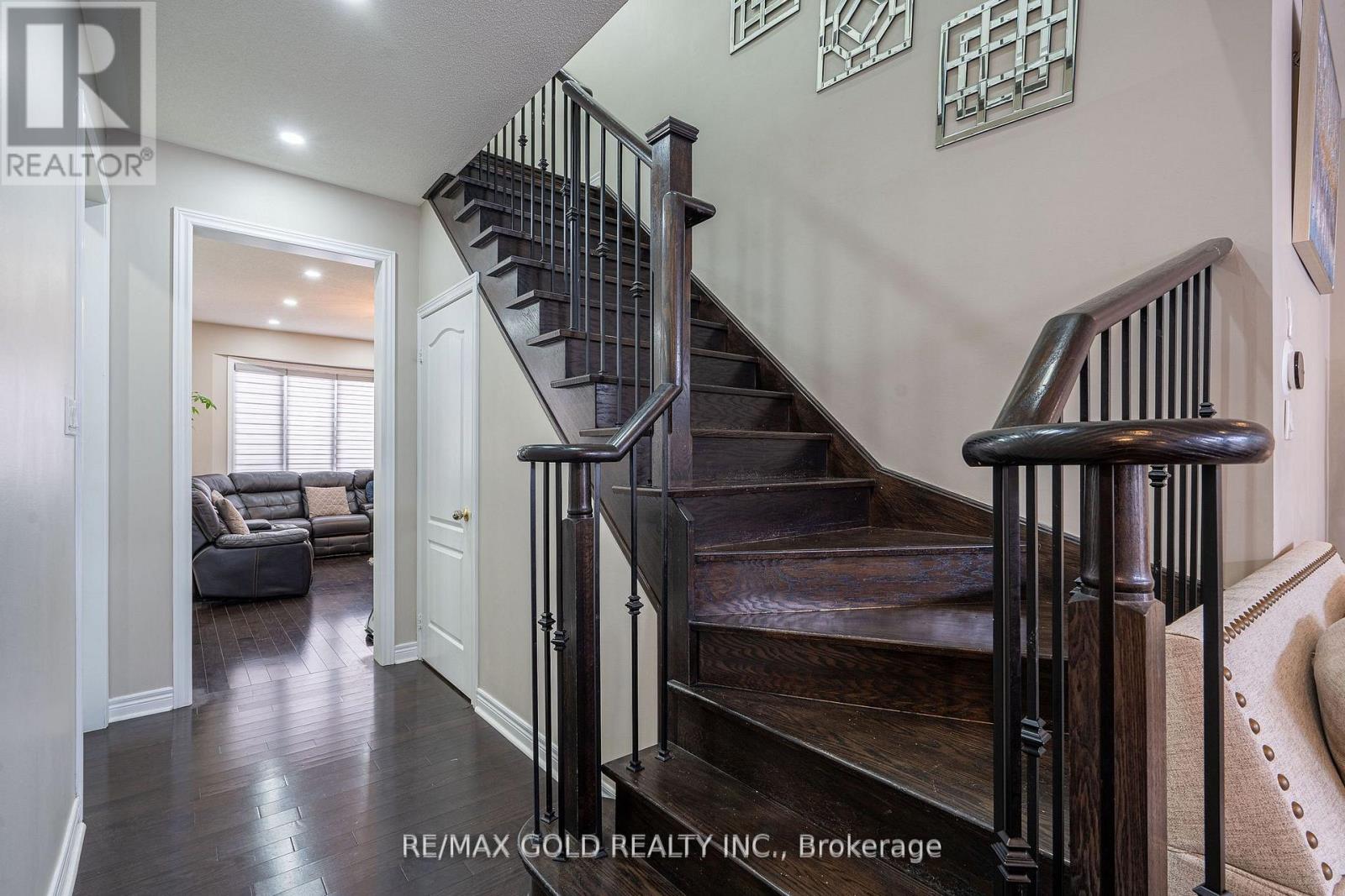 12 Torraville Street, Brampton, Ontario  L6R 0Y5 - Photo 11 - W12767568