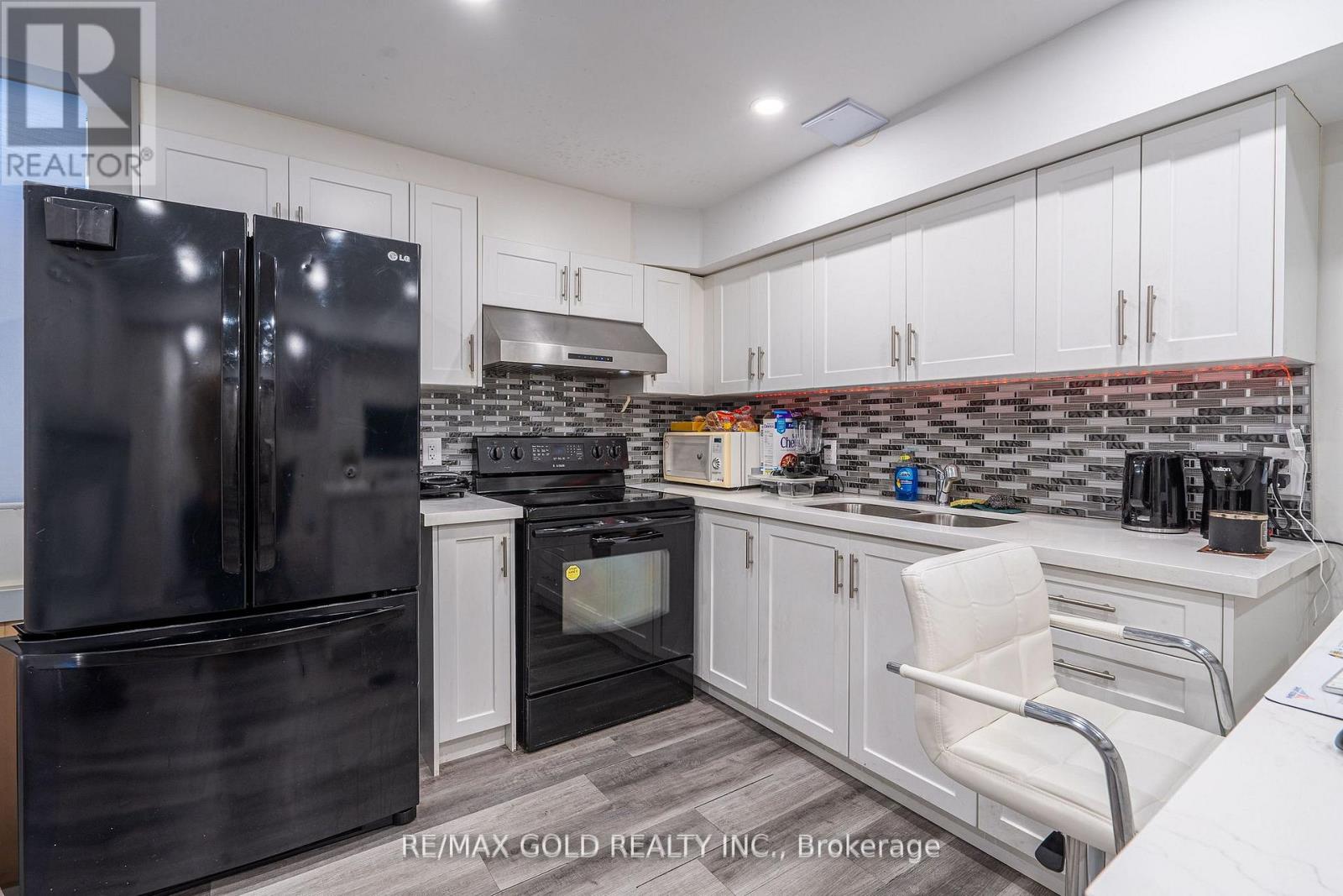 12 Torraville Street, Brampton, Ontario  L6R 0Y5 - Photo 39 - W12767568