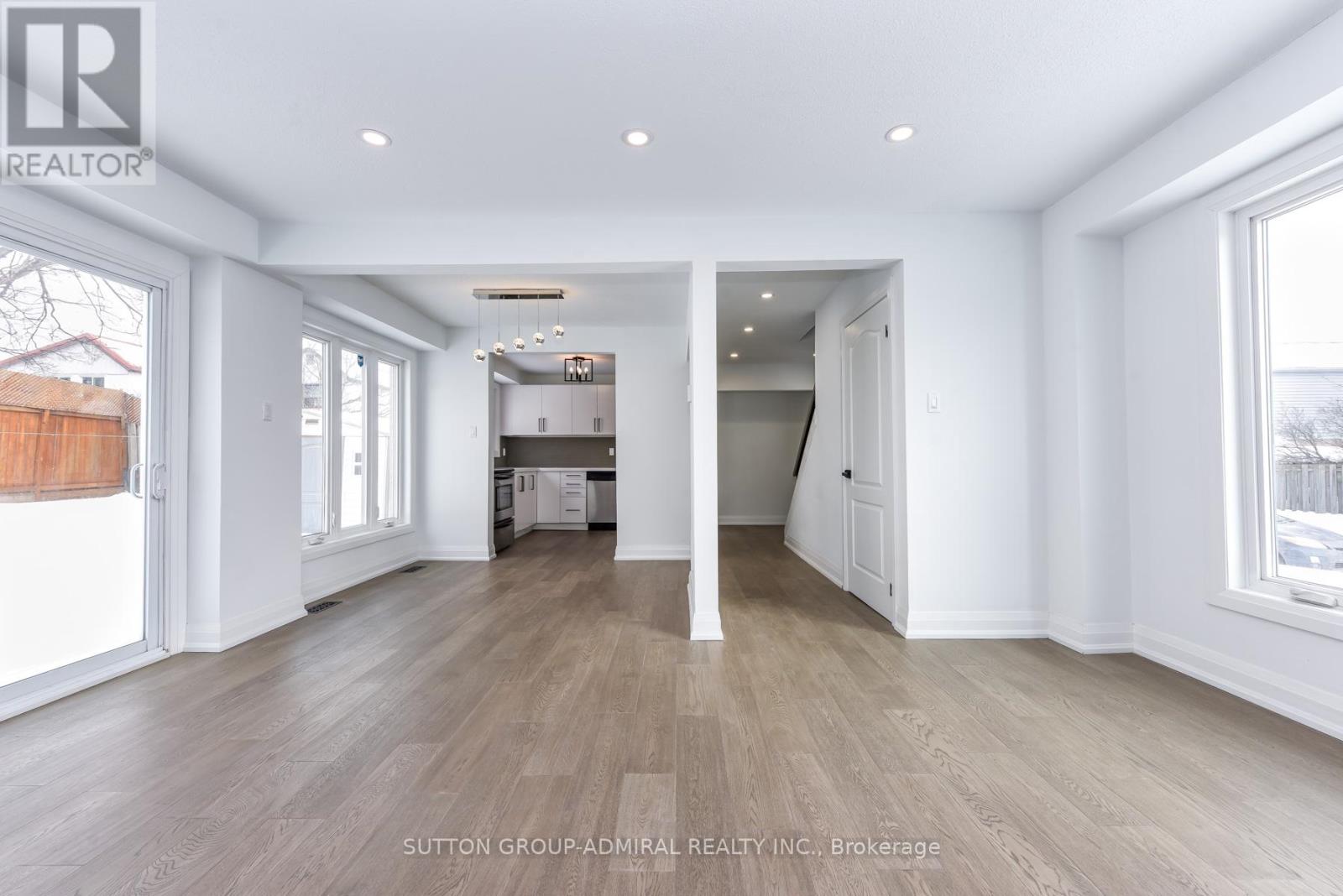 4 Hardcastle Court, Brampton, Ontario  L6S 2A9 - Photo 11 - W12767572