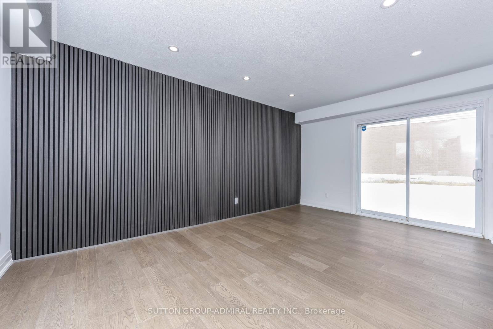 4 Hardcastle Court, Brampton, Ontario  L6S 2A9 - Photo 12 - W12767572