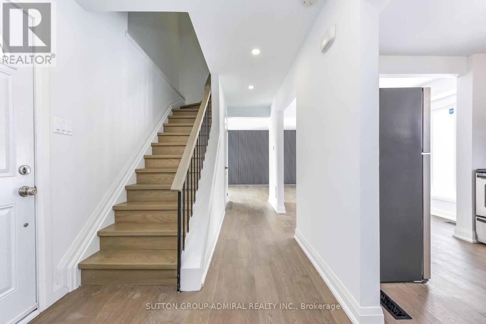 4 Hardcastle Court, Brampton, Ontario  L6S 2A9 - Photo 16 - W12767572