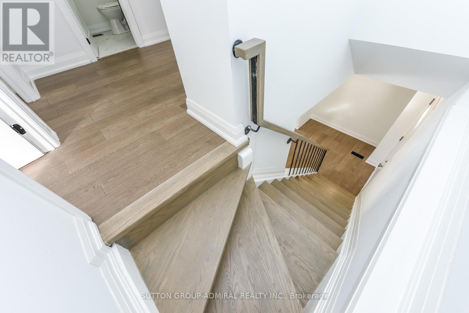 4 Hardcastle Court, Brampton, Ontario  L6S 2A9 - Photo 36 - W12767572