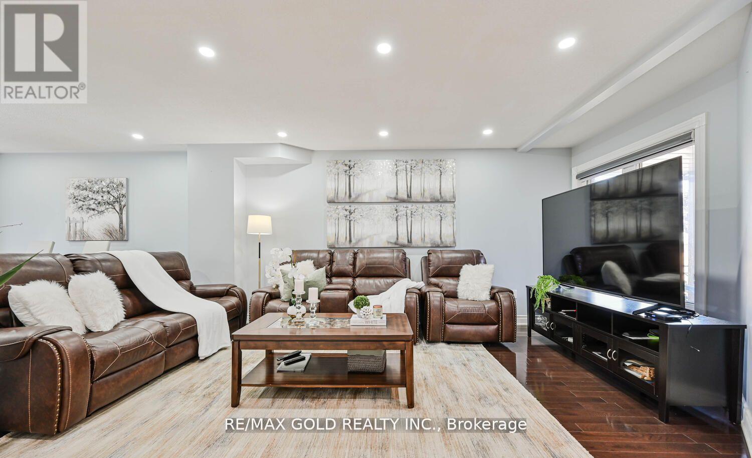 101 Beaconsfield Avenue, Brampton, Ontario  L6Y 4R6 - Photo 10 - W12767578