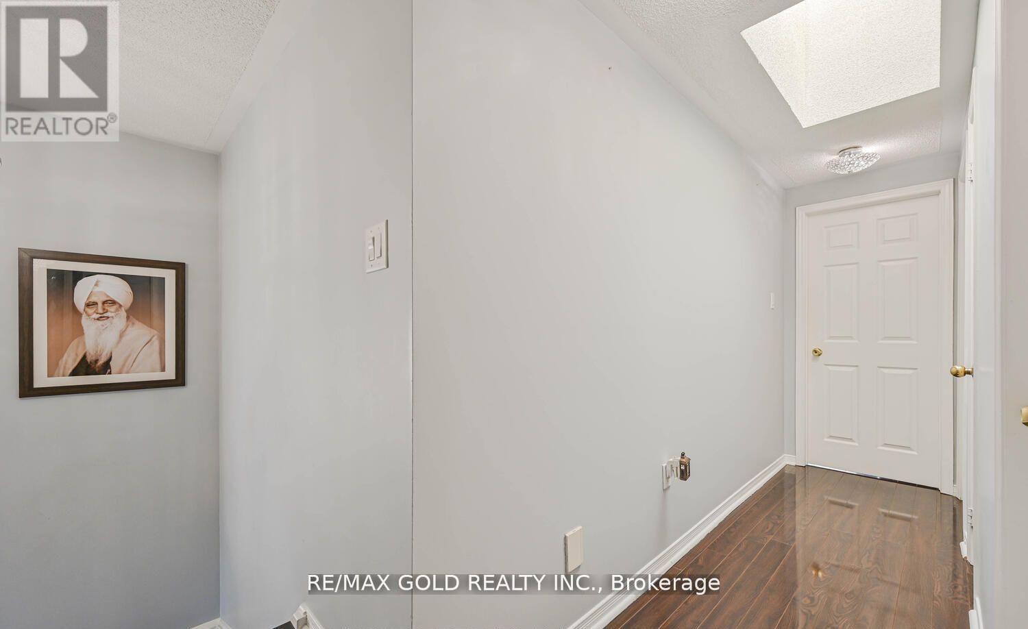 101 Beaconsfield Avenue, Brampton, Ontario  L6Y 4R6 - Photo 24 - W12767578