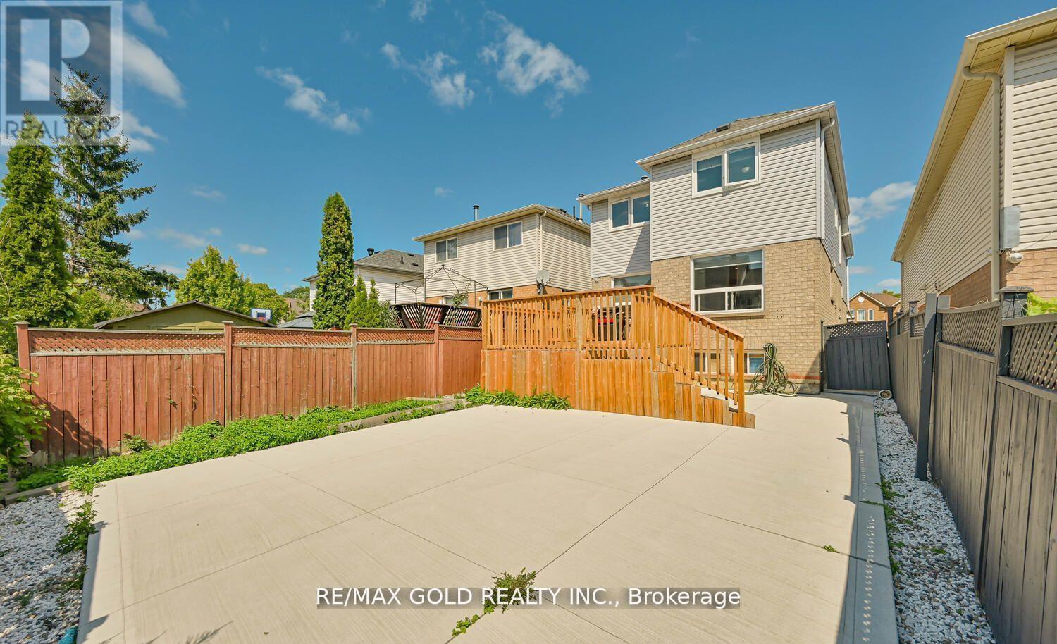 101 Beaconsfield Avenue, Brampton, Ontario  L6Y 4R6 - Photo 38 - W12767578