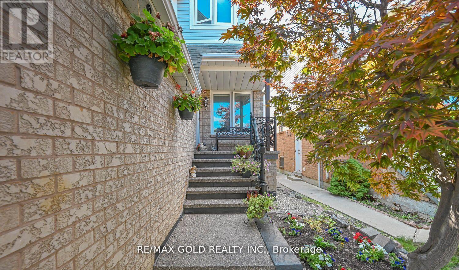 101 Beaconsfield Avenue, Brampton, Ontario  L6Y 4R6 - Photo 43 - W12767578