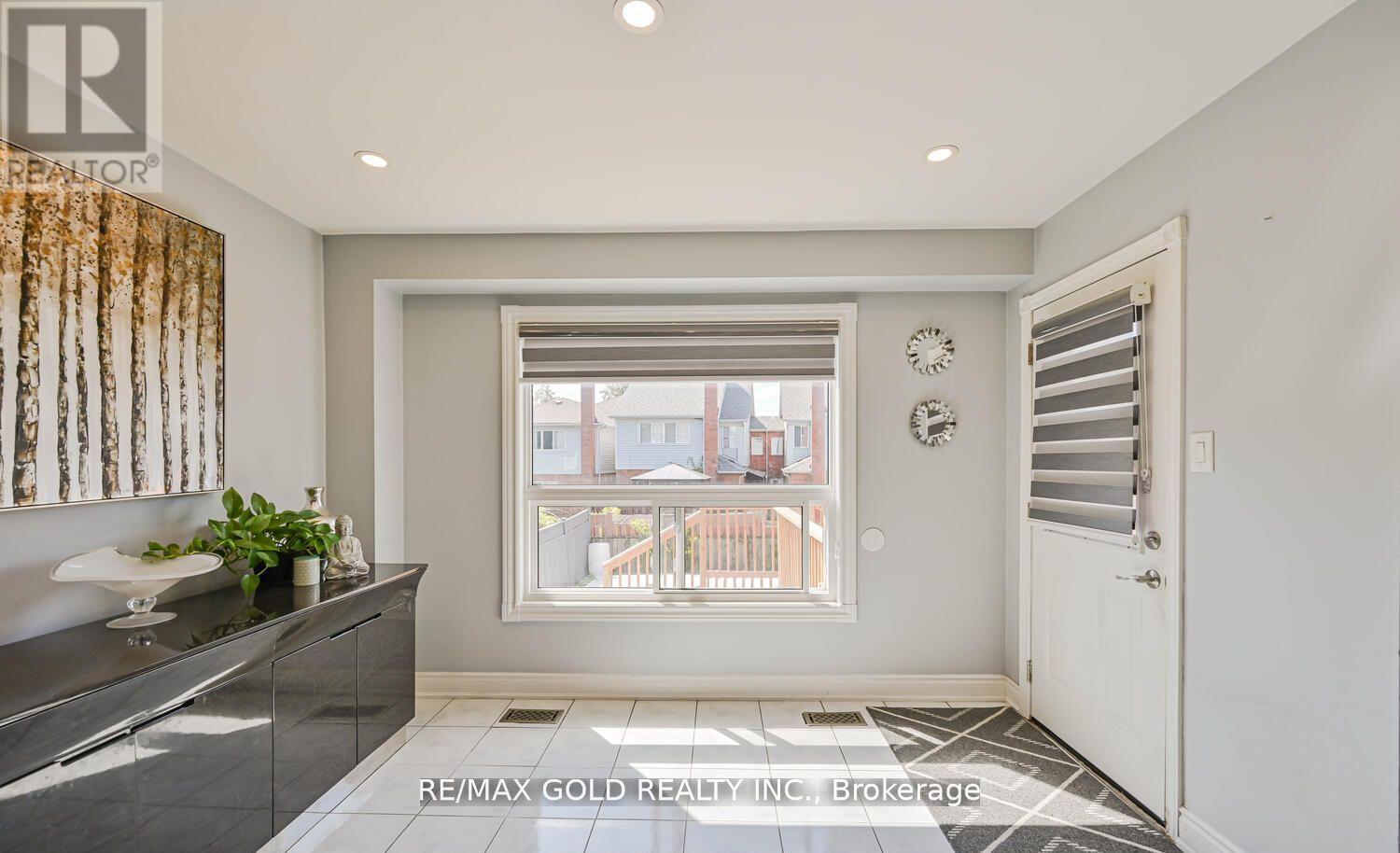 101 Beaconsfield Avenue, Brampton, Ontario  L6Y 4R6 - Photo 8 - W12767578