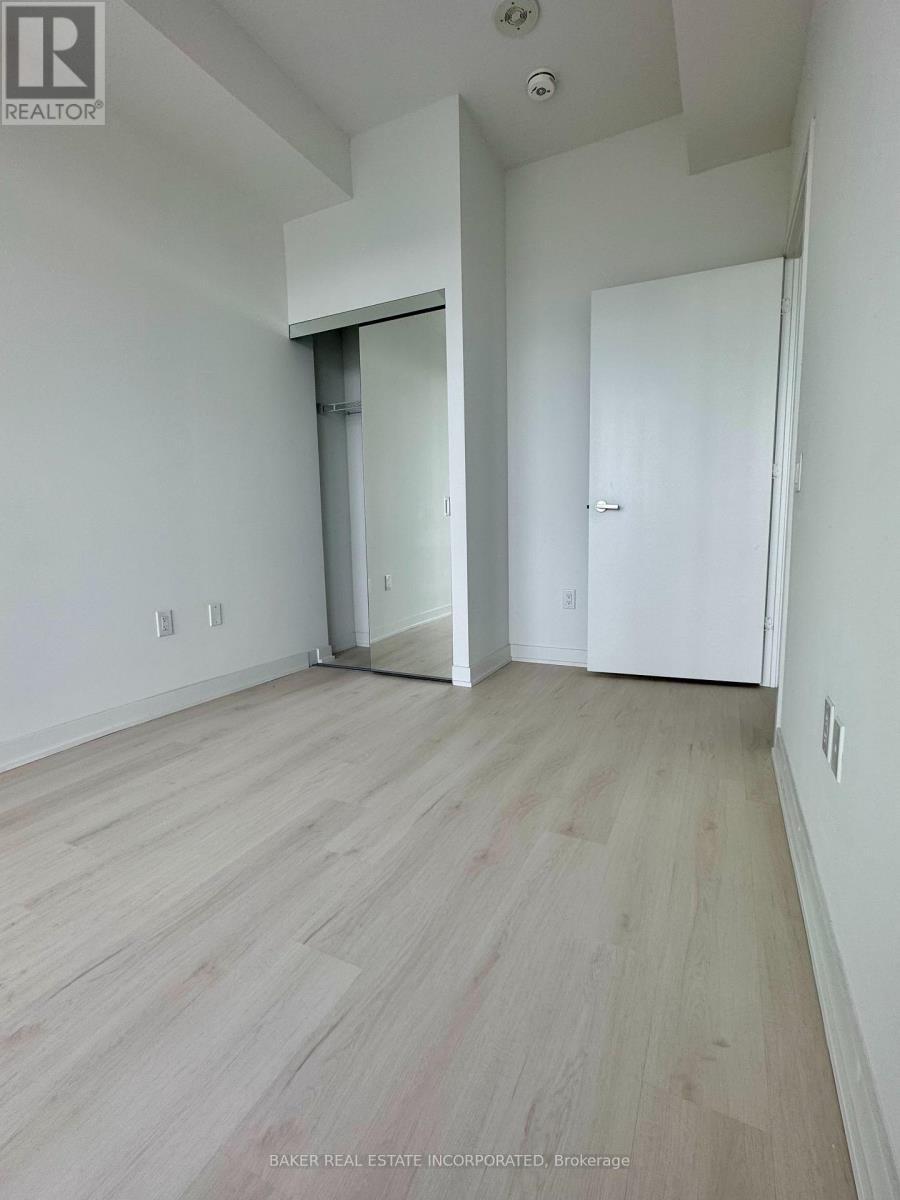 4211 - 3900 Confederation Parkway, Mississauga, Ontario  L5B 0M3 - Photo 9 - W12767580