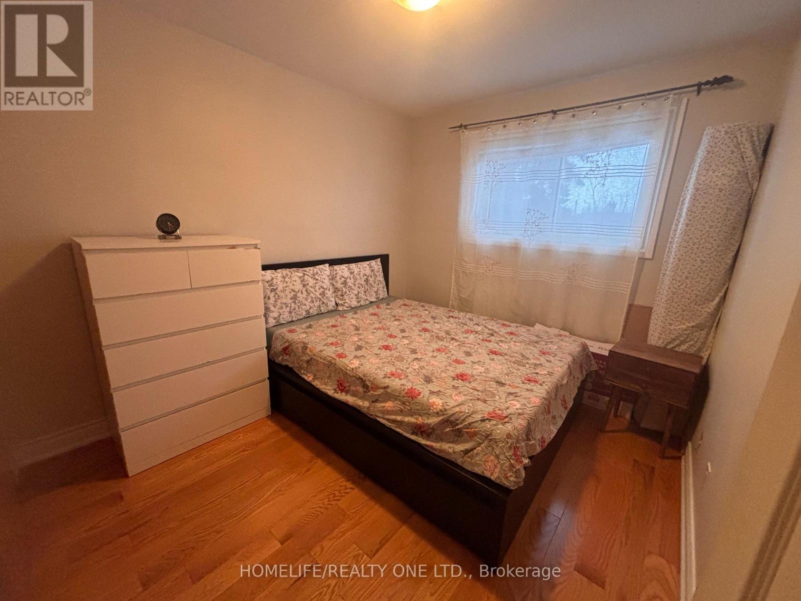 77 Newlin Crescent, Toronto, Ontario  M3L 1X5 - Photo 17 - W12767586