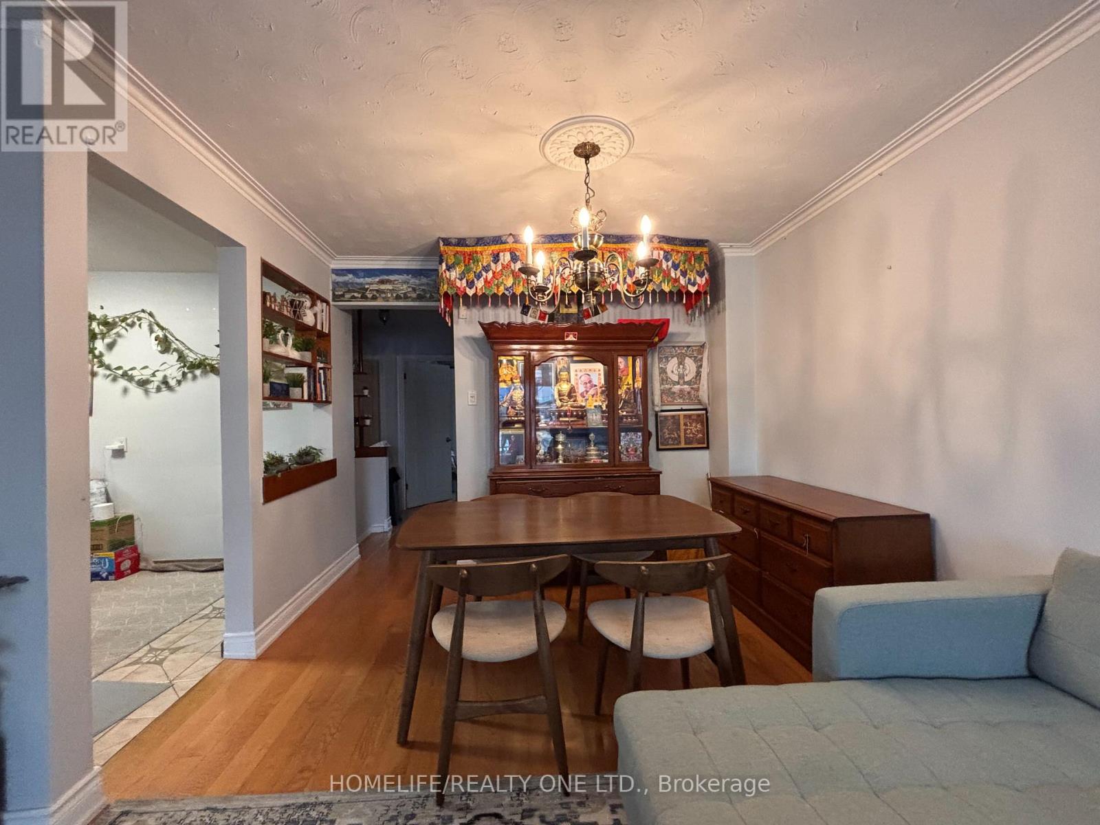 77 Newlin Crescent, Toronto, Ontario  M3L 1X5 - Photo 6 - W12767586