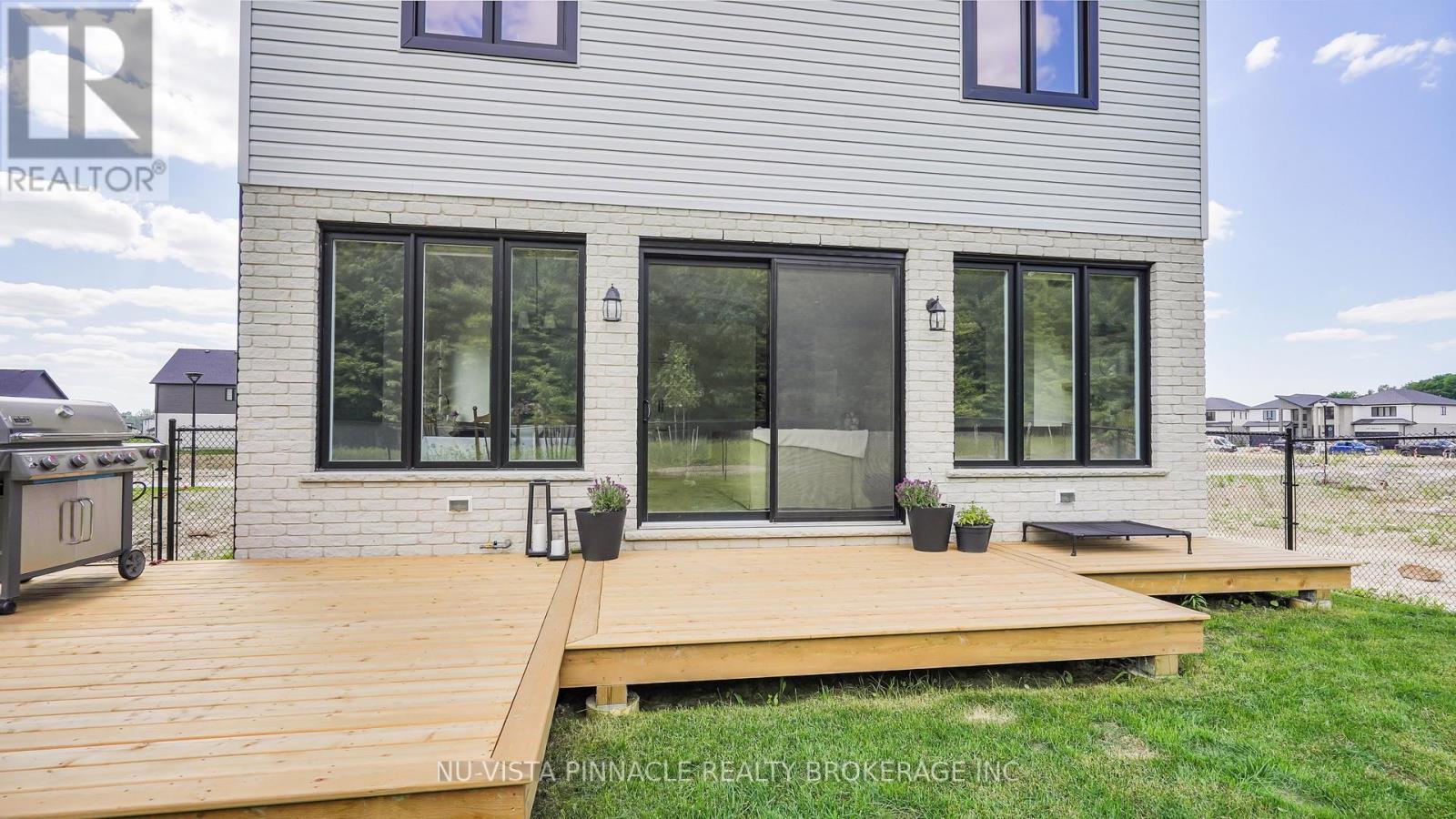 3998 Big Leaf Trail, London South, Ontario  N6P 0K1 - Photo 47 - X12767646