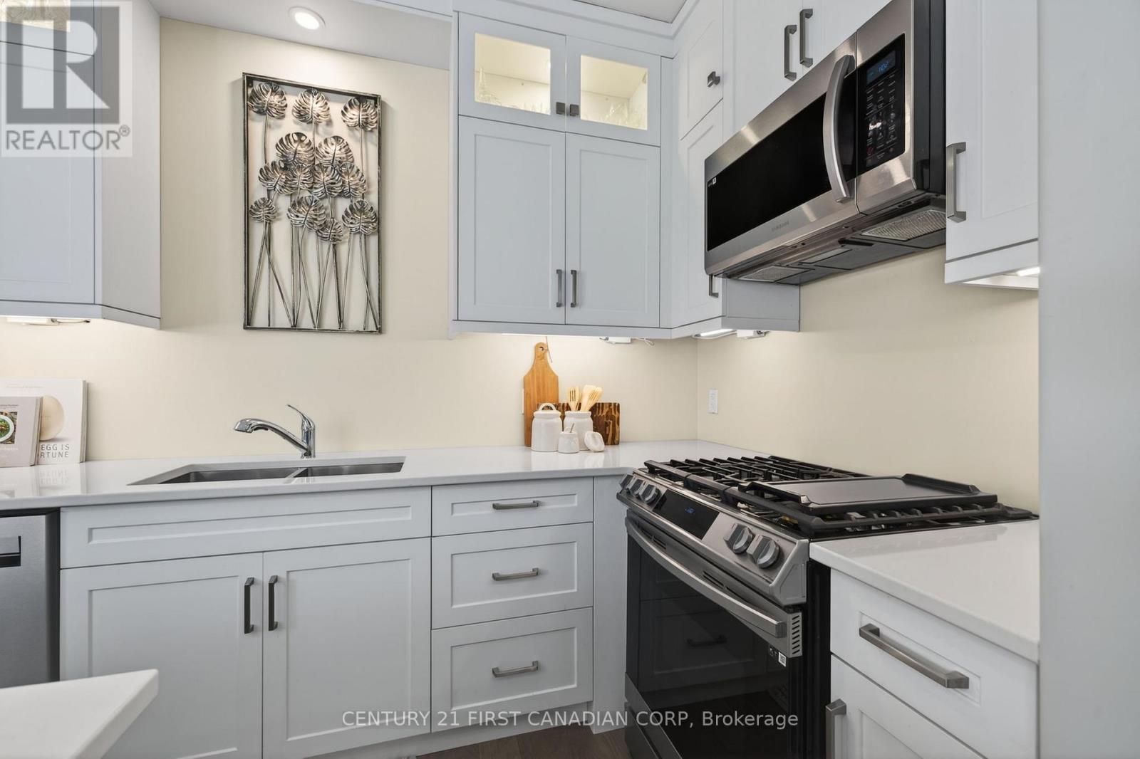 9128 Indian Hills Trail W, Lambton Shores, Ontario  N0N 1J2 - Photo 15 - X12767782