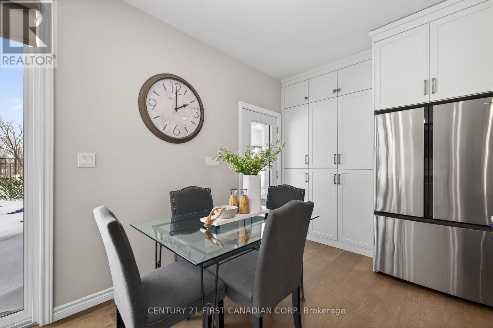 9128 Indian Hills Trail W, Lambton Shores, Ontario  N0N 1J2 - Photo 16 - X12767782