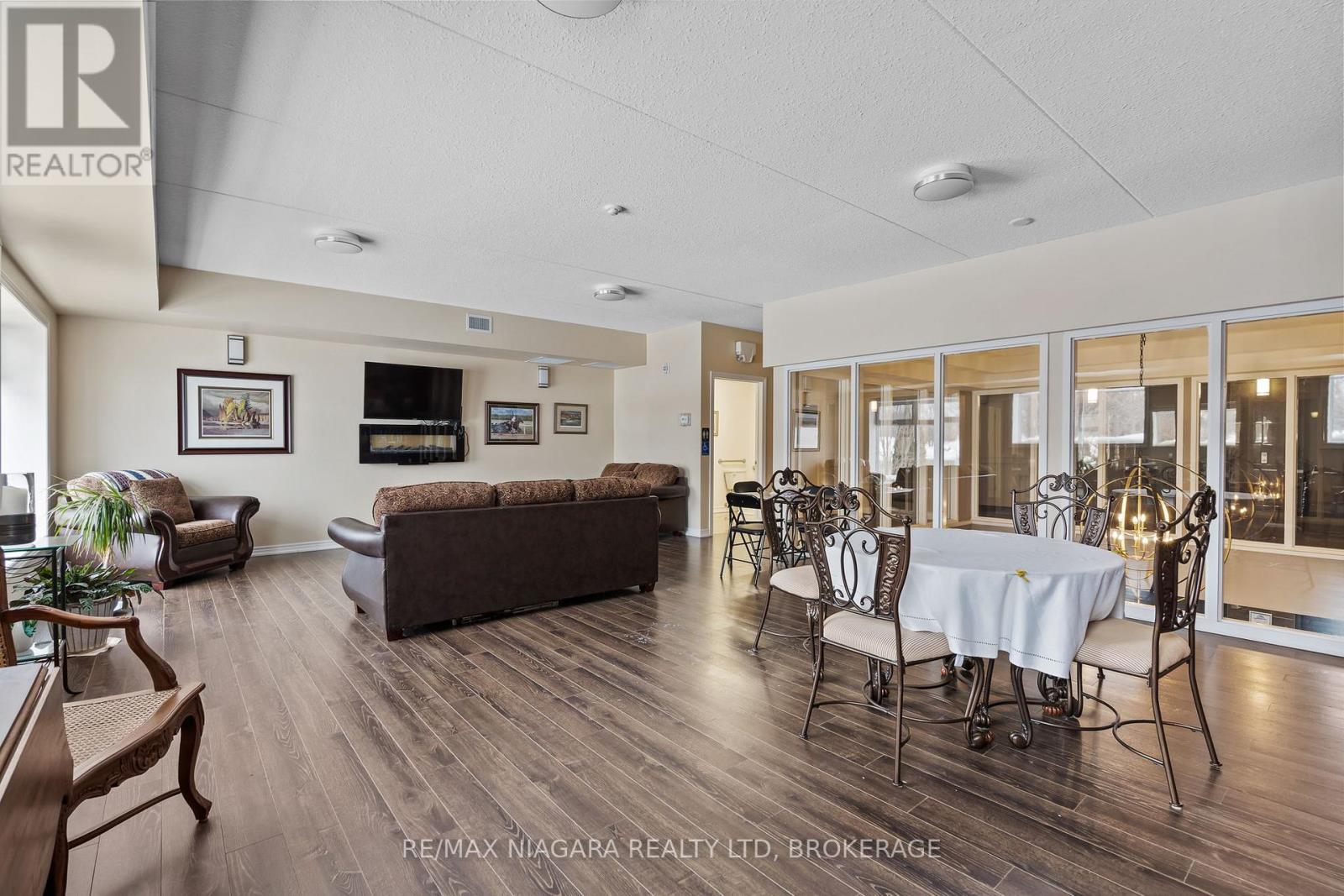 300 - 4644 Pettit Avenue, Niagara Falls, Ontario  L2E 0B4 - Photo 23 - X12764018