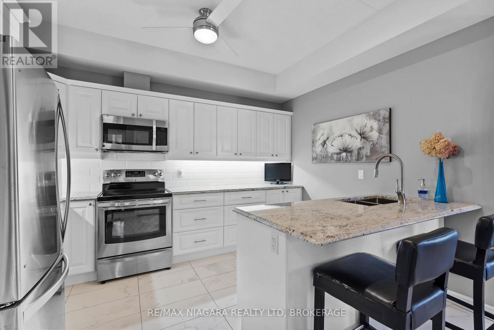 300 - 4644 Pettit Avenue, Niagara Falls, Ontario  L2E 0B4 - Photo 37 - X12764018