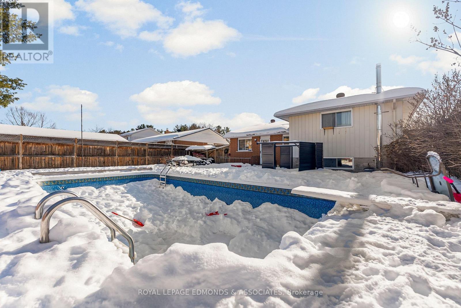 20 Maple Avenue, Petawawa, Ontario  K8H 2Y5 - Photo 38 - X12767768