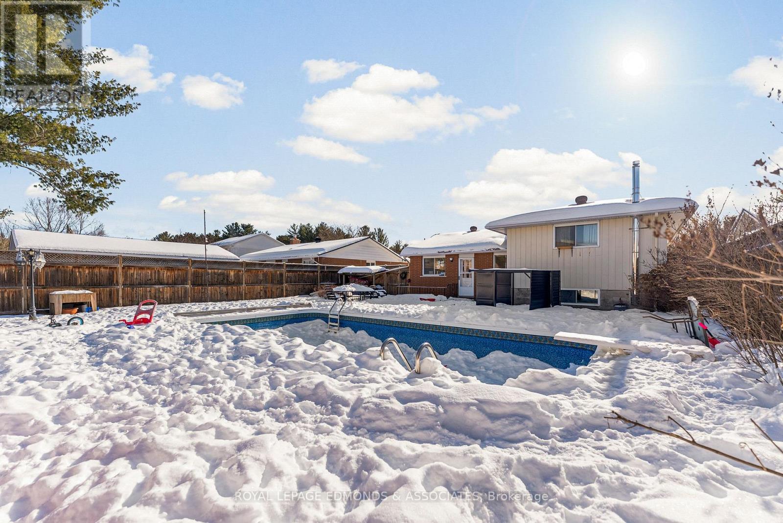 20 Maple Avenue, Petawawa, Ontario  K8H 2Y5 - Photo 40 - X12767768