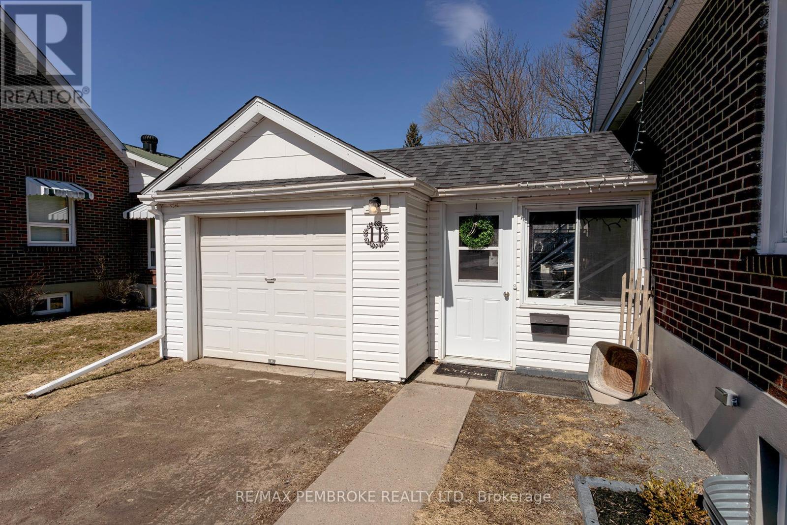 181 Morris Street, Pembroke, Ontario  K8A 2L1 - Photo 2 - X12767786