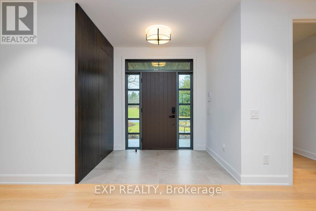 26 Clovelly Road W, Ottawa, Ontario  K1J 6M2 - Photo 4 - X12767656