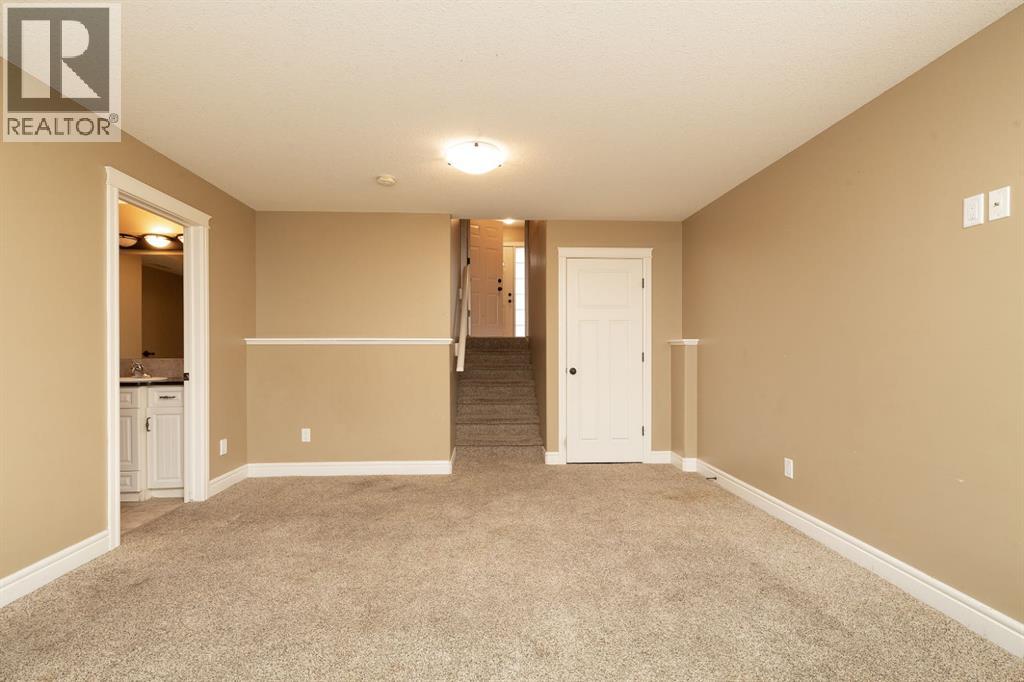 877 Mt Sundance Manor W, Lethbridge, Alberta  T1J 1X5 - Photo 25 - A2284319