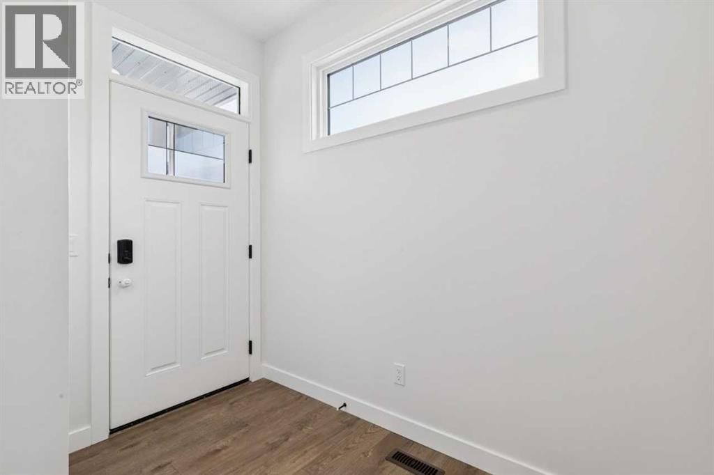 136 Versant Point Sw, Calgary, Alberta  T2Y 0Z5 - Photo 3 - A2272129