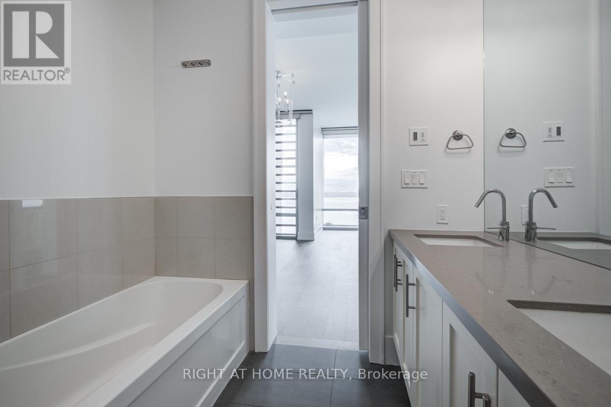 922 - 39 Queens Quay E, Toronto, Ontario  M5E 0A5 - Photo 17 - C12767766