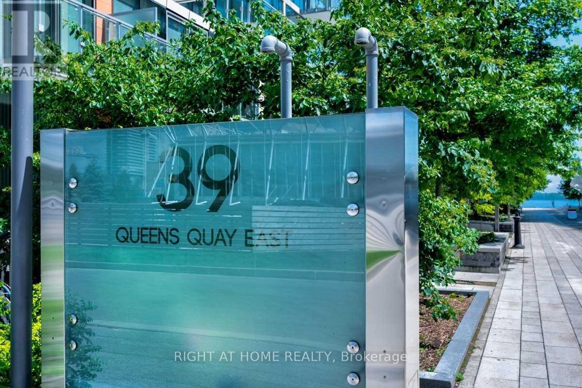 922 - 39 Queens Quay E, Toronto, Ontario  M5E 0A5 - Photo 2 - C12767766