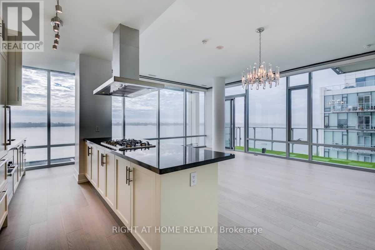 922 - 39 Queens Quay E, Toronto, Ontario  M5E 0A5 - Photo 3 - C12767766