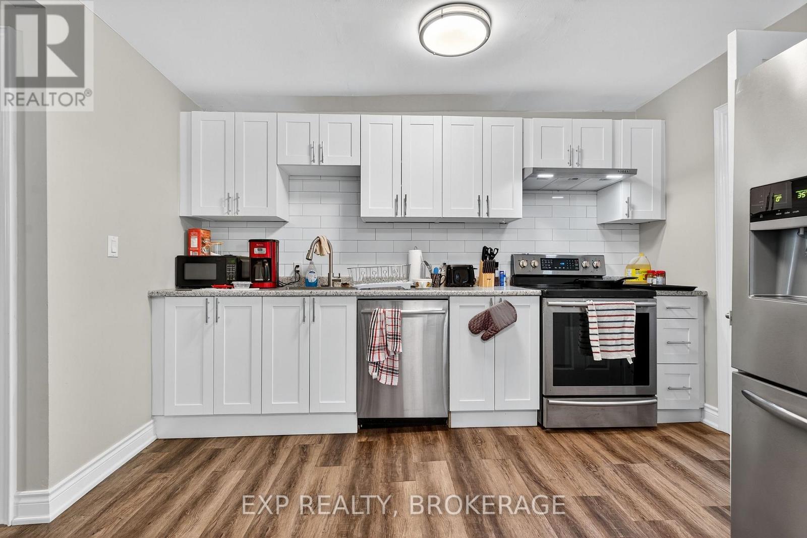 225-227 Victoria Avenue, Gananoque, Ontario  K7G 2S3 - Photo 9 - X12647752