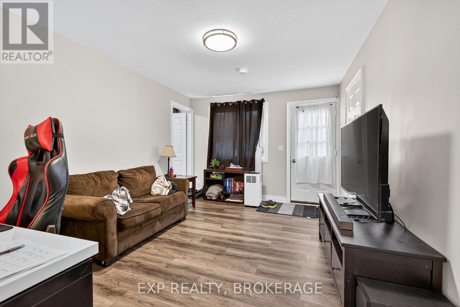 225-227 Victoria Avenue, Gananoque, Ontario  K7G 2S3 - Photo 7 - X12647752