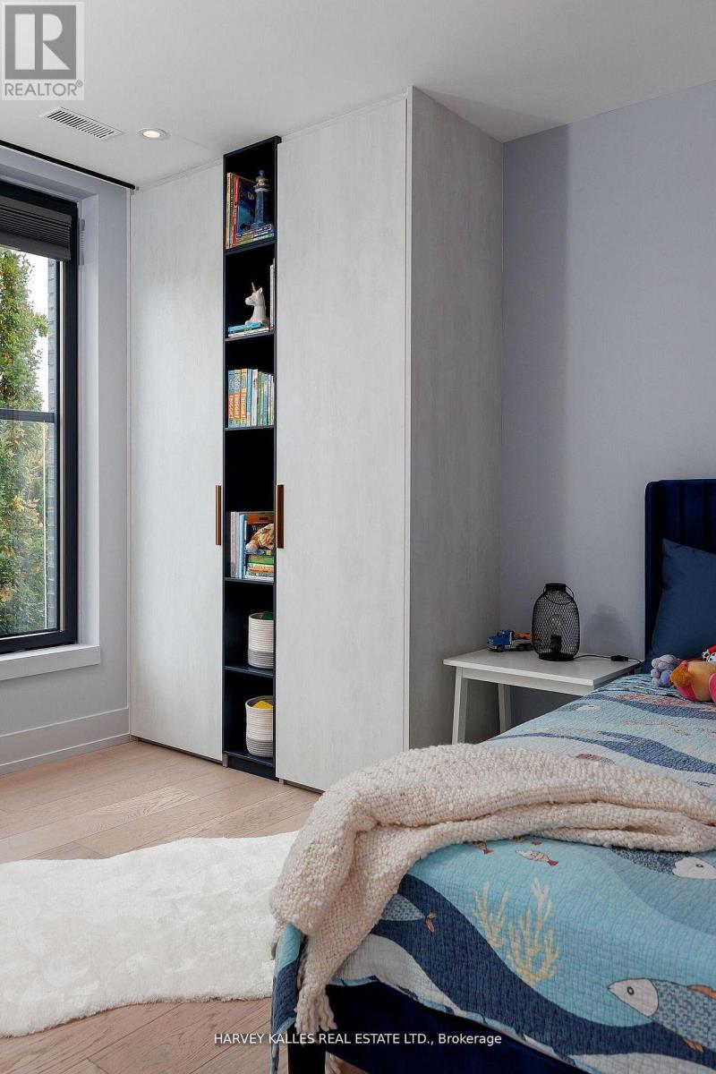 60 Hiltz Avenue, Toronto, Ontario  M4L 2N5 - Photo 24 - E12767636