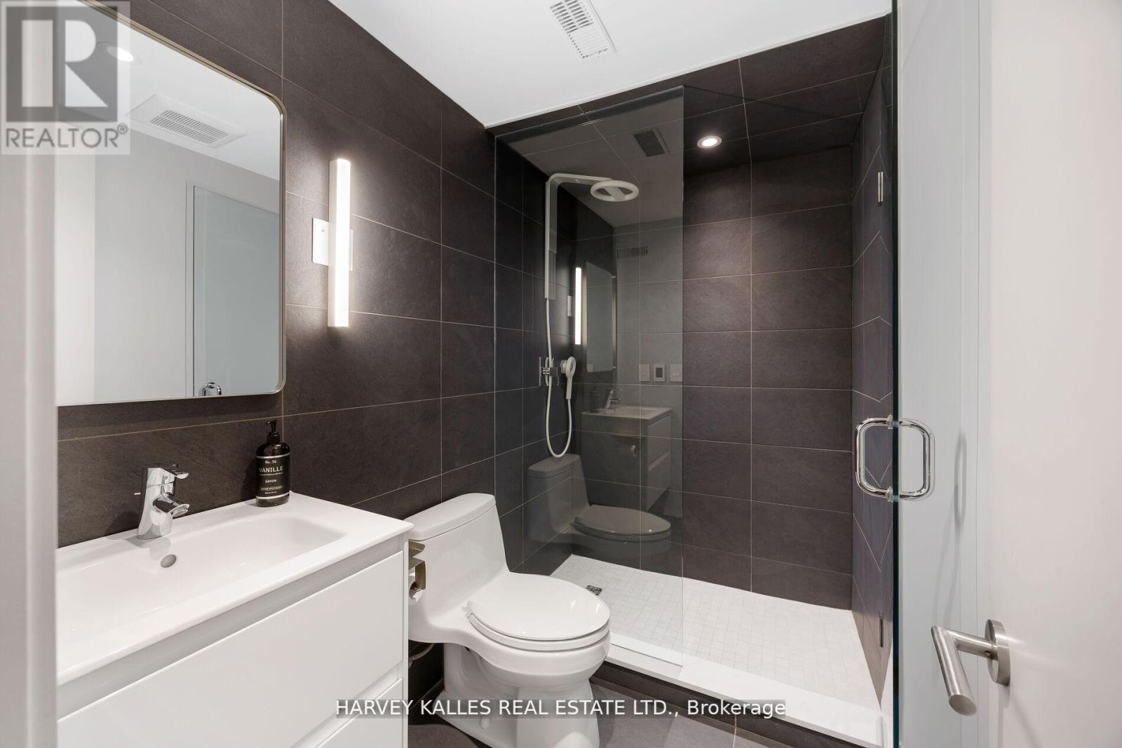 60 Hiltz Avenue, Toronto, Ontario  M4L 2N5 - Photo 41 - E12767636