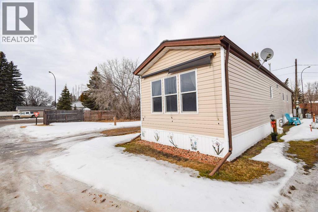 2, 4822 58 Street, Stettler, Alberta  T4K 1B6 - Photo 2 - A2284528