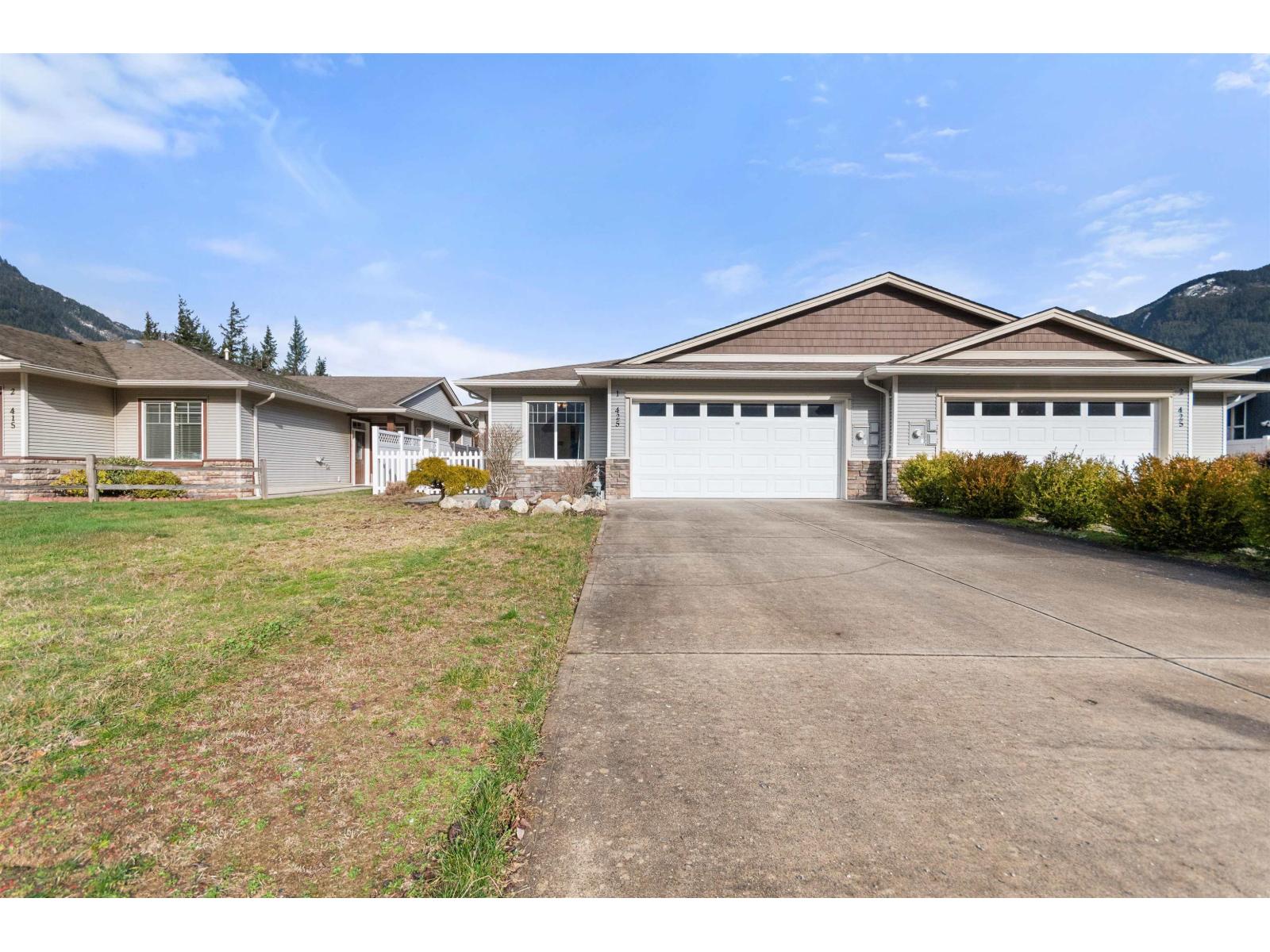 1 425 Stuart Street, Hope, Hope, British Columbia  V0X 1L0 - Photo 1 - R3087424