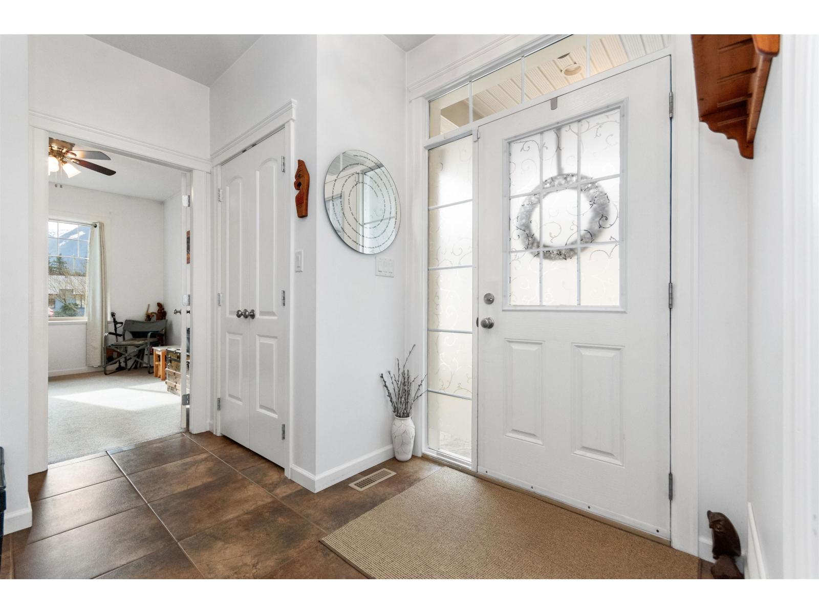 1 425 Stuart Street, Hope, Hope, British Columbia  V0X 1L0 - Photo 3 - R3087424