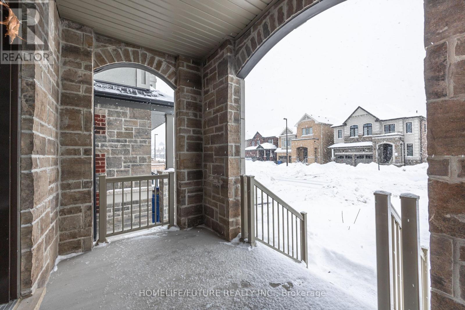 357 Danny Wheeler Boulevard, Georgina, Ontario  L4P 0K2 - Photo 4 - N12767682