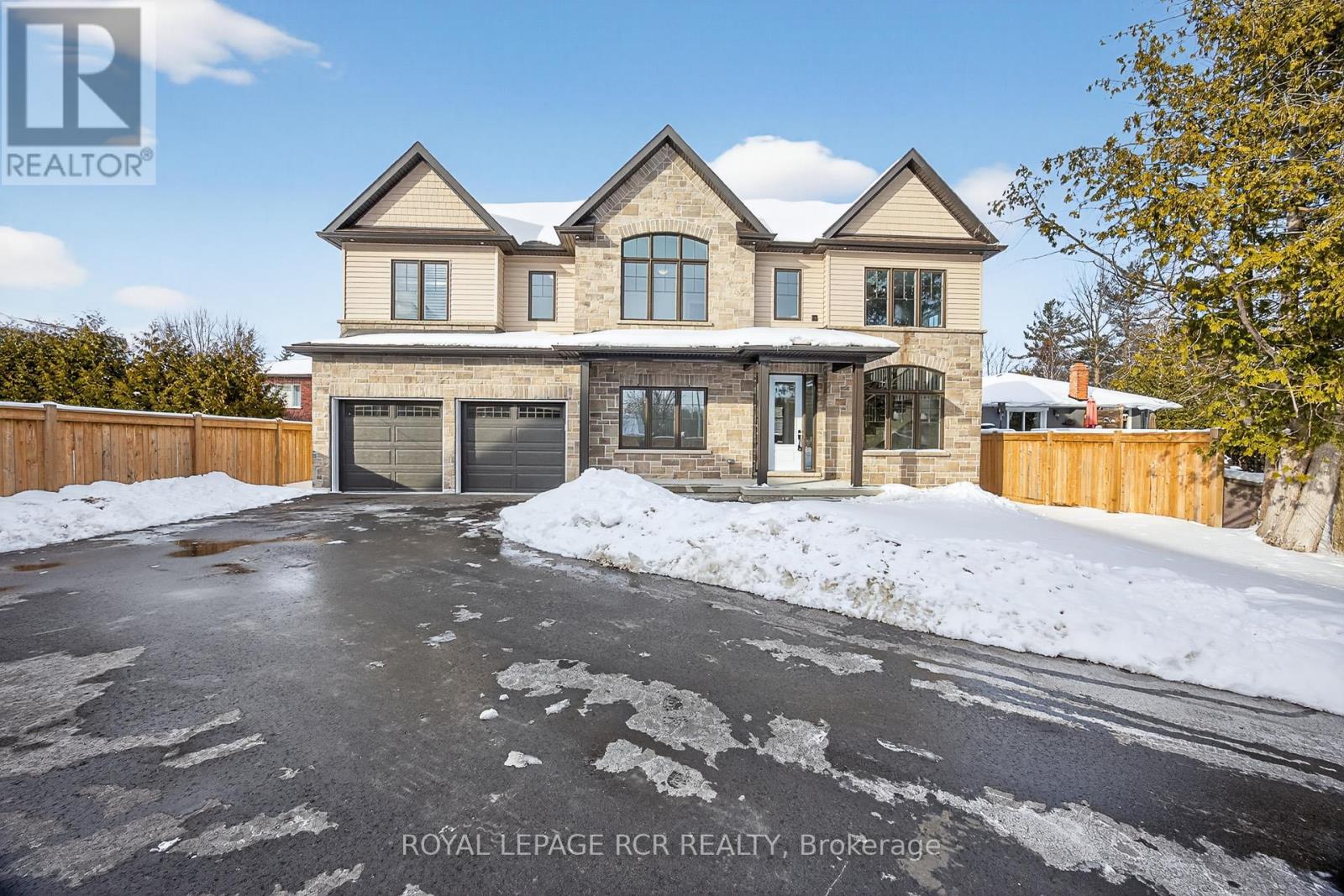 28 St. George Street, Georgina, Ontario  L0E 1L0 - Photo 2 - N12767688