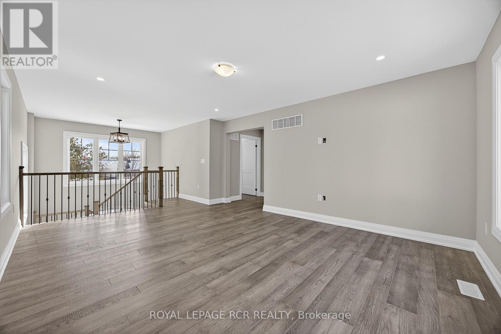 28 St. George Street, Georgina, Ontario  L0E 1L0 - Photo 23 - N12767688