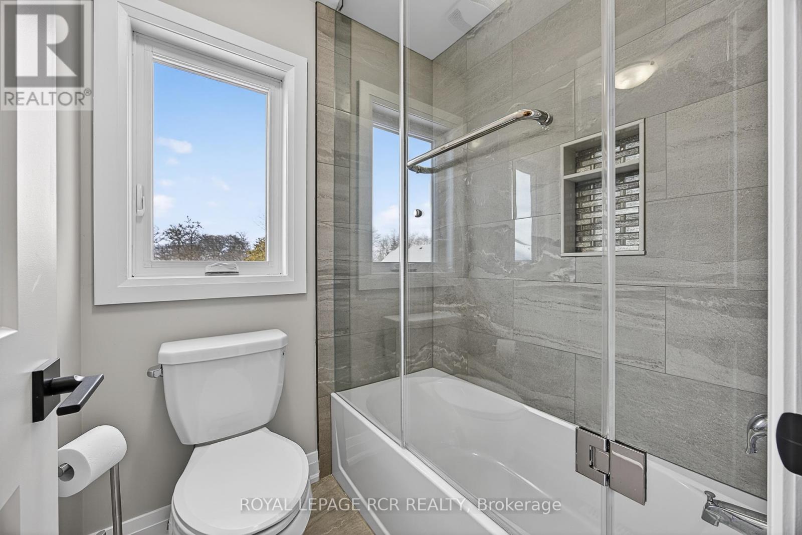 28 St. George Street, Georgina, Ontario  L0E 1L0 - Photo 33 - N12767688