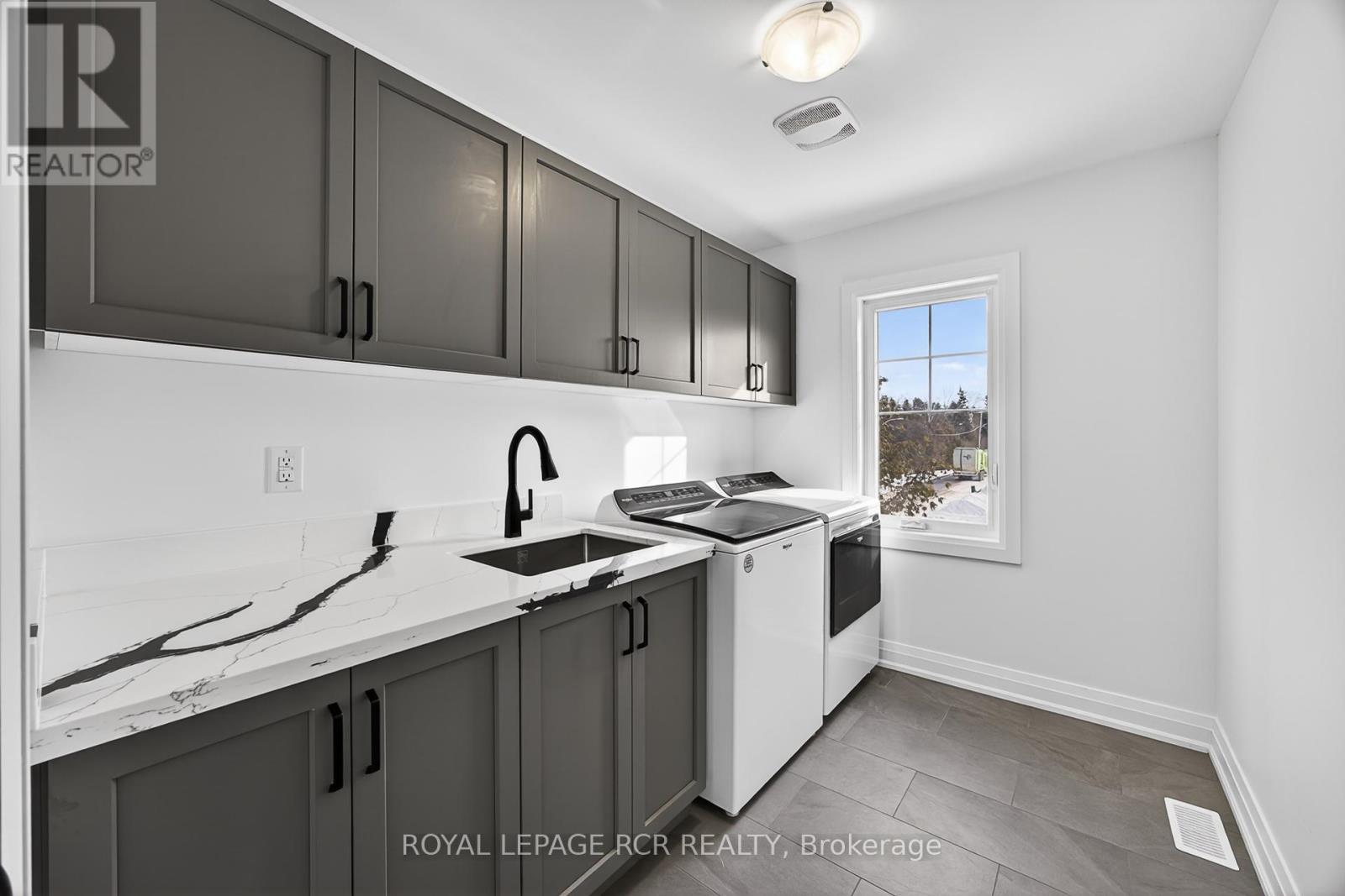 28 St. George Street, Georgina, Ontario  L0E 1L0 - Photo 36 - N12767688